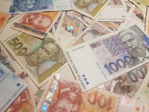 Strogo se zabranjuje kupnja i prodaja mjesta u domovima