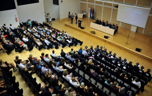 Promovirana druga generacija studija medicine na engleskom jeziku